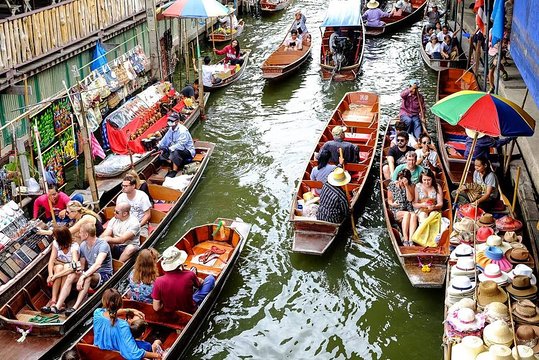 Rekomendasi Floating Market di Thailand 