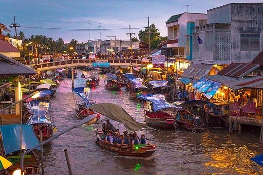 Rekomendasi Floating Market di Thailand