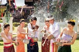 Festival Songkran Ritual Pembersihan Diri dari Aura Jahat